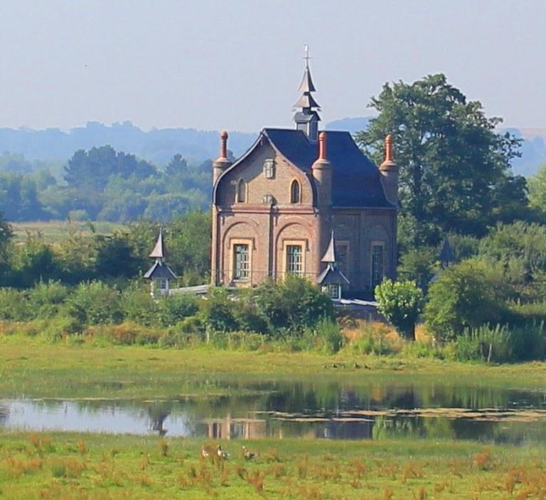 Domaine Des Celestins Bed and Breakfast Bernay-en-Ponthieu Exteriör bild